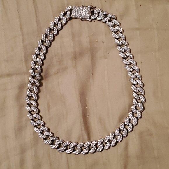 White gold with diamonds 22\